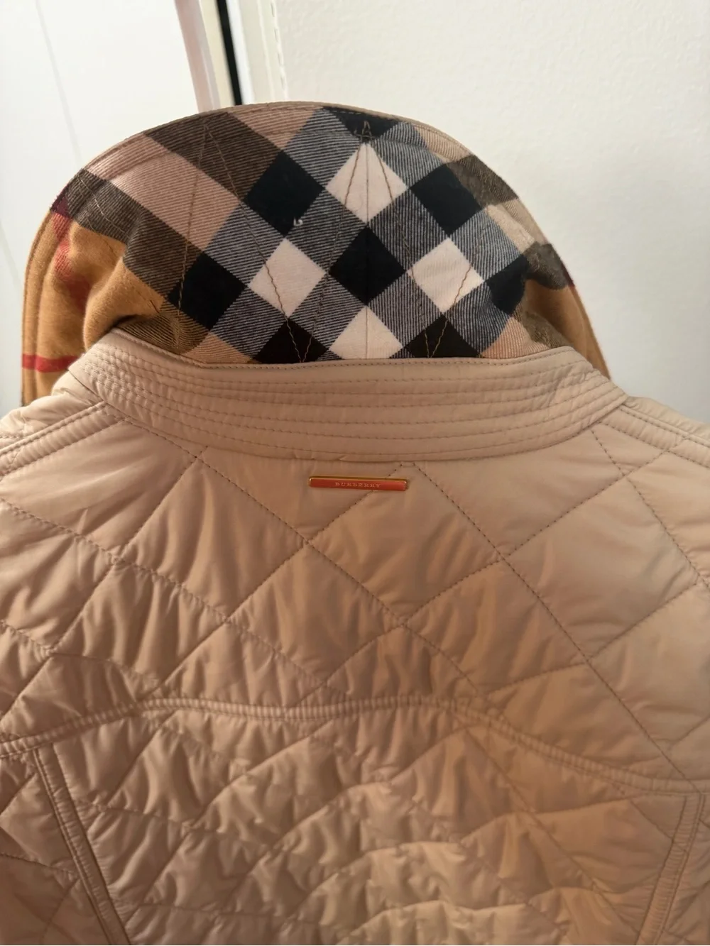 Like New Burberry Beige Quilted Jacket Originally $1097 - Picture 5 of 8